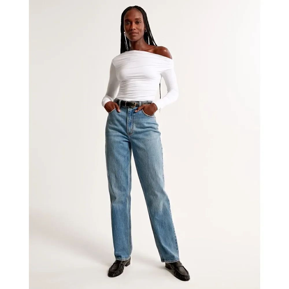 Abercrombie & Fitch Ultra High Rise 90s Straight Jean Curve Love 2s